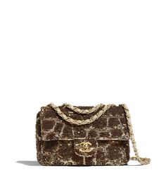 CHANEL Métiers d'art 2018-19 Paris-New York #ChanelMetiersdArt #CHANELinNewYork | Visit espritdegabrielle.com L'héritage de Coco Chanel #espritdegabrielle - Petit sac à rabat, sequins & métal doré, doré & cuivré Chanel Classic Flap Bag, Chanel Store, Classic Flap Bag, Chanel Inspired, Chanel Official, Chanel Official Website, Fashion Chanel