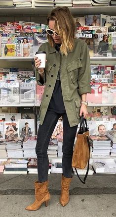 Green Jacket Outfit, Suede Accessories, Look Boho Chic, Home Wear Women Pajamas, Legging Outfits, Outfit Jeans, 가을 패션