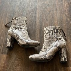 Snakeskin Boots Size 39 Fall Snake Print Ankle Boots, Leather Snake Print Heeled Boots With Pointed Toe, Snake Print Leather Heeled Boots With Pointed Toe, Fall Leather Heeled Boots With Snake Print, Leather Boots With Snake Print For Spring, Leather Heeled Boots With Snake Print For Fall, Snake Print Leather Boots With Pointed Toe, Fall Round Toe Heeled Boots With Snake Print, Snake Print Heeled Boots With Round Toe For Fall