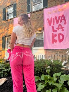 Bid day juicy couture kappa delta buddy theme Frat Party Aesthetic, Sorority Work Week, Sorority Recruitment Themes, 2000s Theme, Sorority Themes, Recruitment Themes, Sorority Banner, Sweat Suits, Frat Parties