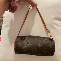 Authentic Vintage Louis Vuitton Monogram Mini Papillon Pouch Bag Eclair Zipper In Amazing Condition. Never Used. Long Gold Chain Not Included. Louis Vuitton Small Purse, Luxury Formal Shoulder Bag With Zipper Pouch, Luxury Brown Pouch With Zipper Closure, Mini Louis Vuitton Bag, Vintage Lv Bag, Louis Vuitton Vintage Bag, Vintage Louis Vuitton Handbags, Vintage Louis Vuitton, Louis Vuitton Bags