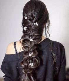 Western Hair Styles, Loose Braid Hairstyles, Cute Wedding Hairstyles, Western Hair, Fancy Braids, Hairstyles With Crown, Bridal Braids, Wedding Braids, Quince Hairstyles With Crown