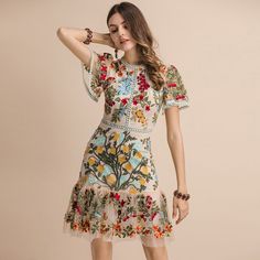 Casual Elegant Style, Vintage Party Dresses, Flare Sleeve Dress, Runway Dresses, High Quality Dress, Mongolia, Ruched Dress, Mode Inspiration, Botswana