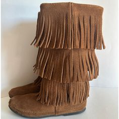 Minnetonka Brown Fringe Suede Boots Woman’s Size 8 Excellent Preowned Conditions, Looks Unworn Western, 70’s, Y2k Bohemian Hippie Fringe Casual Fringe Boots With Round Toe, Brown Slip-on Festival Boots, Casual Brown Boots With Fringe, Casual Brown Fringe Boots, Casual Brown Festival Boots, Casual Brown Boots For Festival, Adjustable Brown Boots With Round Toe, Brown Adjustable Round Toe Boots, Y2k Bohemian