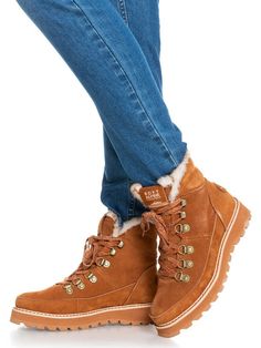 Roxy Shoes, Winter Gear, Chestnut Brown, Kinds Of Shoes, Timberland Boots, Lace Up Boots, Cute Shoes, Snow Boots, Winter Boots