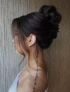 High Elegant Bun, Classy High Bun Hairstyles, Moh Updo, Classy High Bun, Wedding Hairstyles Bun High, 90s High Bun, High Bun Updo Wedding Bridesmaid, Sleek High Bun Bridal Hair, Textured High Bun Wedding