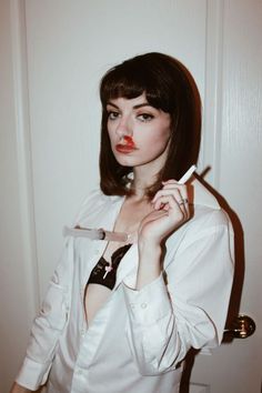 Mia Wallace Costume, Halloweenský Makeup, Popular Halloween Costumes, Movie Halloween Costumes, Classic Halloween Costumes, Halloween Coustumes, Couple Costumes, Masks Diy