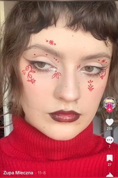 Picnic Makeup Ideas, Picnic Makeup, Flower Eyeliner, Eyeliner Idea, Eyeliner Ideas, Funky Makeup, Concert Makeup, Flower Makeup, Graphic Eyeliner