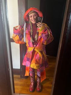 Maximalist Fashion, Cold Fingers, Heart Shaped Bag, Colorful Blanket, Tropical Sunset, Blanket Coat, Winter Capsule, Winter Capsule Wardrobe, Extra Long Sleeves