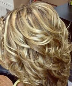 Blonde Layered Hair, Short Hairstyles For Men, Layered Haircuts For Medium Hair, Mother Of The Bride Hair, Emily In Paris, Hair Color And Cut, Hairstyles For Men, Haircut For Thick Hair