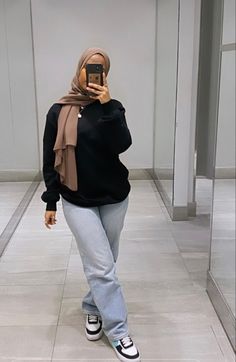 Hijab Fashion Inspiration Casual Simple, Girl Muslim, Aesthetic Hijab, Neat Casual Outfits, Street Hijab Fashion, Mode Zara