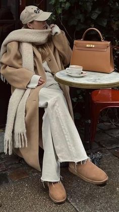 Ugg Boots Outfit, Cosy Outfit, Elegante Casual, Dinner Outfits, Brunch Outfit