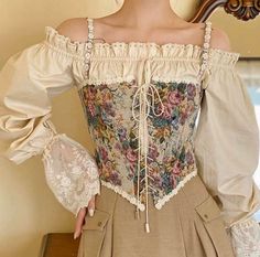 Top Spring Outfits, Haine Diy, Spring Trends Outfits, Corset Shirt, Floral Corset, Vintage Corset, Kleidung Diy, غرفة ملابس