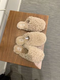 Rich Rich, Fun Slippers, Fluffy Shoes, Mode Shoes, Trendy Shoes Sneakers, Fluffy Slippers, Girly Shoes, Balenciaga Shoes, Aesthetic Shoes