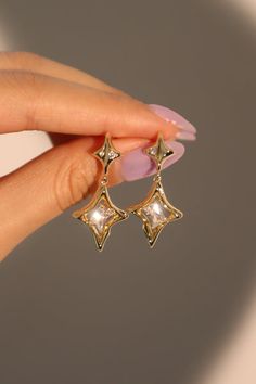 Diamond Star Earrings, Gold Minimalist Jewelry, Earring Designs, Dope Jewelry, Gold Earrings Designs, Jewelry Lookbook, Diamond Star, Gold Earring, Fantasy Jewelry