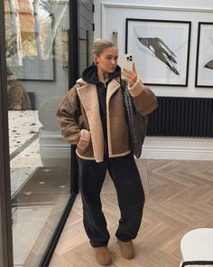 Stockholm Aesthetic, Mantel Outfit, Nyc Winter Outfits, December Outfits, Nyc Fits, Nyc Outfits, New York Outfits, Chic Winter Outfits, Skandinavian Fashion