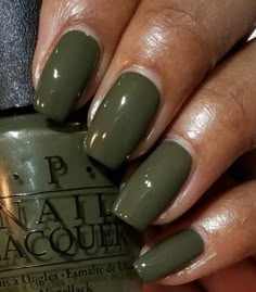 Dark Skin Manicure, Dark Skin Nail Polish, Green Manicure, Olive Nails, Skin Polish, New Nail Designs, Green Nail Polish