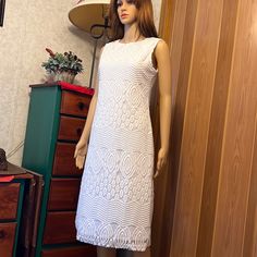 Beautiful Crisp White Midi Dress Nwt Sz 6 White Lace Midi Dress, White Midi, Lace Midi, Lace Midi Dress, White Midi Dress, White Lace, Color White, Midi Dress, Size 6