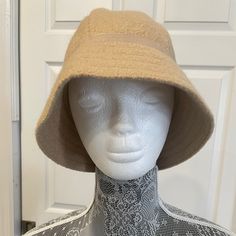 Brand New With Tags Betmar New York 100% Wool Hat. Cabbie Hat, Beige Hat, Floppy Sun Hats, Tea Party Hats, Free Scarf, Beachy Boho, Black Baseball Cap, Winter Hats Beanie, Fascinator Hats