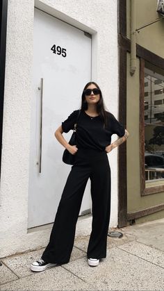 Professional All Black Outfits Women, All Black Outfit With Sneakers, All Black Outfits For Women Casual, Black Pants Outfit, Work Fits, Black Outfits, Outfits With Converse, Elegante Casual, Summer Lookbook