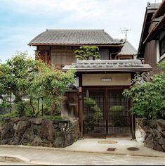 Japanese European House, Japan Beach House, Japanese Brick House, Japanese Townhouse Exterior, Japan Modern House Japanese Style, Japanese Small House Design, Japanese Beach House, Japanese House Aesthetic