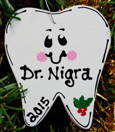 Kids Dental Office, Dental Decor, Tooth Extraction Aftercare, Sensitive Teeth Remedy, Kedokteran Gigi, Dentist Doctor, Diy Ornament