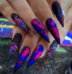 😁#nailart #nailinspiration #naildesigns #nailsofinstagram #nailgoals Unghie Sfumate, Pointy Nails, Stiletto Nail Art, Long Nail Designs, Easy Nails, Stiletto Nails Designs, Glow Nails, Disney Nails