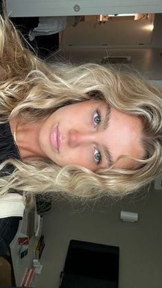 Layered Thick Hair, Cute Hair Colors, Clip Hairstyles, Hair Appointment, Blonde Hair Color