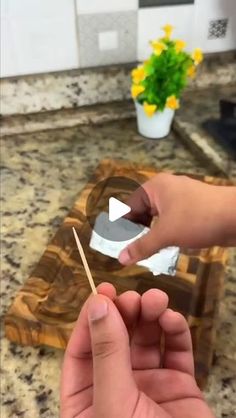 Home Hacks 🏡 on Instagram: "If you do this, the flies, mosquitoes and cockroaches will disappear from your house!!! #f #foryou #foryoupage #fy" English Tea Recipes, Ant Spray, Natural Home Cleaning, Bug Repellant, Iphone Tips And Tricks, 100k Views, Natural Pesticides, Bug Off