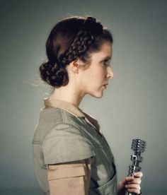 Princess Leia Art, Princes Leia, Star Wars Hair, Princess Leia Hair, Carrie Fisher Princess Leia, Leia Star Wars, Han And Leia, Star Wars Princess, Star Wars Fashion