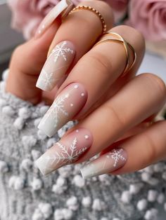 White Christmas Nails Coffin Short, Winter Nail Designs Coffin Shape, Red And White Winter Nails, Festive Nails Simple, Elegant Nail Ideas Classy Simple, Coffin Shape Christmas Nails, Christmas Themed Nails Simple, Christmas Gel Nails Designs Winter, Christmas Nail Designs Coffin