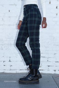 Pants - Bottoms - Clothing Plaid Pants Outfit, Brandy Melville Outfits, Doc Martens Outfit, Smart Casual Women, Flannel Lined Jeans, Lined Jeans, Plaid Pants, Ladies Dress Design