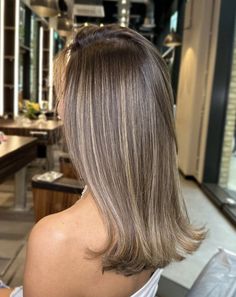 Subtle Dark Blonde Highlights, Light Brown Hair With Highlights Olive Skin, Half Head Babylights, Bridal Hair Balayage, Faint Blonde Highlights On Brown Hair, Brown Hair With Full Head Highlights, Medium Length Hair Blonde Balayage, Short Hair Brown Highlights, Shoulder Length Highlighted Hair