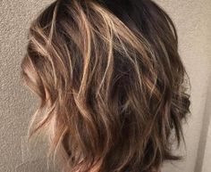 Medium Brunette Hair, Layered Thick Hair, Rambut Brunette, Layered Bob Haircuts, Layered Style, Medium Layered Hair, Medium Length Hair With Layers