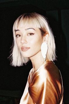 Blonde Bob With Fringe, Blonde Long Bob, Micro Fringe, Types Of Bangs, Long Bob Styles, Bob With Fringe, Kim Jones