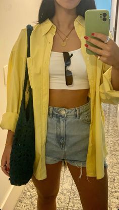 El Salvador Vacation Outfit, Paty Sp Outfit, Goa Outfits, Beach Fits, Yellow Shirt, Causual Outfits, Outfit Casual