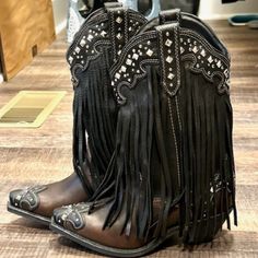 Brand New Without Tags Brand New, Never Worn! Hand Crafted Rockin Country Collection Women's Cowboy Boots Two-Tone Brown And Black With Studs And Fringe Western Boot Leather Uppers And Lining Size 7.5m * Hand Crafted Women's Western Boot * Crazy Horse Leather Foot & Upper * Steel Shank * Narrow Square Toe * Calf Skin Lining * Stacked Leather Heel * Leather Sole Leather Moto Boots With Pointed Toe For Western Events, Leather Pointed Toe Moto Boots For Rodeo, Leather Moto Boots With Pointed Toe For Rodeo, Black Faux Leather Western Boots, Black Western Style Faux Leather Boots, Leather Boots For Fall Festival, Fall Festival Leather Boots, Black Western Boots With Leather Footbed, Western Style Black Moto Boots With Leather Footbed