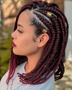 Vibrant Braided Bob Hairstyle Best Braid Styles, Side Cornrows, Protective Hairstyles For Natural Hair, Single Braids, African Hair Braiding Styles, Hair Twist Styles, Box Braids Styling