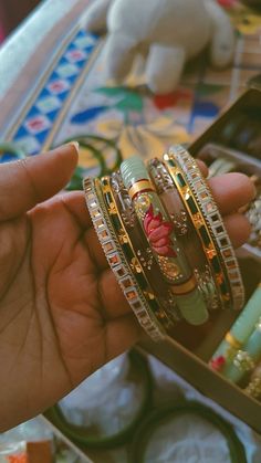 Bangle Setting Ideas, Indian Jewelry Photography, Glass Bangles Indian, Desi Bangles, Aesthetic Bangles, Bangles South Indian, Lakh Bangles, Bangles Aesthetic, Stack Bangles