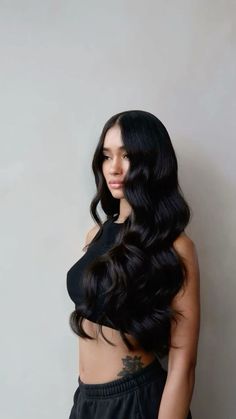 𝒫𝒾𝓃: 𝑔𝑜𝓁𝒹𝓈𝒽𝑜𝓇𝓉𝓎 💌 Hollywood Waves Middle Part, 24 Inch Hair Extensions, Hair Motivation, Sleek Hair, Black Hair Extensions, Hair Done, Long Black Hair