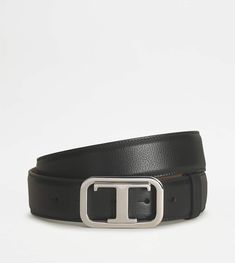 Belt in fine hammered leather with a rectangular, Tod's T Monogram metal branded buckle. T Monogram, Black Belt, Metallica, Buckle, Monogram, Leather, Black