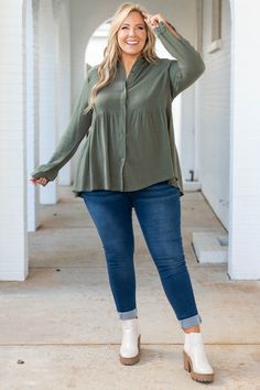 This top is calling your name! It has a pretty army green color you can dress up or down and style with everything in your wardrobe! It's comfortable for all-day & nightwear, has a relaxed baby doll fit to flatter your figure, and features the cutest button-up style! Simply pair this top with skinnies and boots for an effortlessly chic outfit! 55% Linen, 45% Cotton Spring Khaki Tops For Loungewear, Green Buttoned Tops For Loungewear, Casual Olive Blouse For Fall, Casual Olive Button-up Tops, Casual Olive Tops With Buttons, Casual Olive Top With Buttons, Full Figure Outfits, Plus Size Outfits Casual, Call On Me