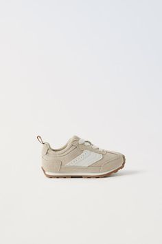 LEATHER SNEAKERS - Off White | ZARA United States Blazers Shoes, Cardigan Sweater Jacket, Clean Laundry, T Shirt Vest, Zara United States, Linen Shirt, Leather Sneakers, Sweater Jacket, Sales Gifts