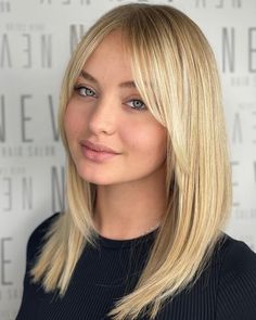 Haircuts Pin Straight Hair, Long Hair Center Part, Bang Inspo, Oval Face Bangs, Hairstyle For Chubby Face, Bangs For Round Face, Face Shape Hairstyles, Medium Cut, Round Face Haircuts