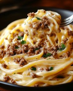 Linguine Pasta, Shredded Mozzarella, Linguine, Garlic Butter, Grated Parmesan Cheese, Italian Seasoning, Fresh Parsley, Ground Beef