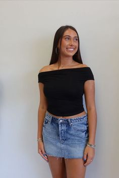 Our 'Jessica' top features a off the shoulder seamless knit top. Model is wearing a small. Fits true to size! Size Recommendations 0-4:S, 6:M, 8-10:L All Love <3 Casual Off-shoulder Tube Top, One Shoulder Stretch Top For Day Out, Casual Off-shoulder Tube Top For Day Out, Casual Off-shoulder Fitted Tube Top, Casual Fitted Off-shoulder Crop Top, Spring Seamless Tops For Night Out, Trendy Stretch One Shoulder Top For Day Out, Seamless Tops For Night Out In Spring, Spring Fitted Off-shoulder Knit Top