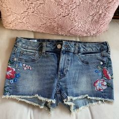 Nwot Express Shorts With Embroidered Flowers Express Shorts, Embroidered Flowers, Color Blue, Size 6, Womens Shorts, Flowers, Women Shopping, Blue, Color