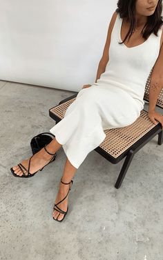 Pretty Lavish, Midaxi Dress, Elegante Casual, Dress Cream, Ribbed Dresses, Dress Outfit, Cream Dress, Mode Inspiration