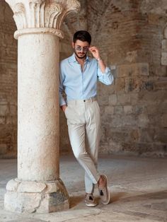 Blue Shirt Matching Pants Beige Pants Outfit, Office Old Money, Old Money Fashion, Shirt Outfit Men, Money Fashion, Pants Outfit Men, Wedding Outfit Men, Smart Casual Men