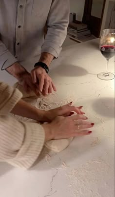 #cooking #date #datenight #love #ideas #bakind #recipe #aesthetic #couple #romantic #wine #activities Cooking At Home Aesthetic Couple, House Wife Aesthetic Modern, Couples Reading Together, Amal Core, Couples Snap, In Love Pictures, Gentle Love, Couple Cooking, My Kind Of Love